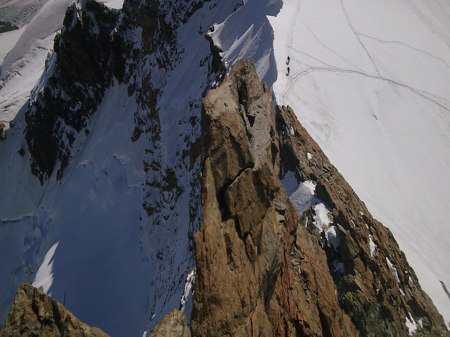Spit-relais sur le 1er ressaut du Breithorn central