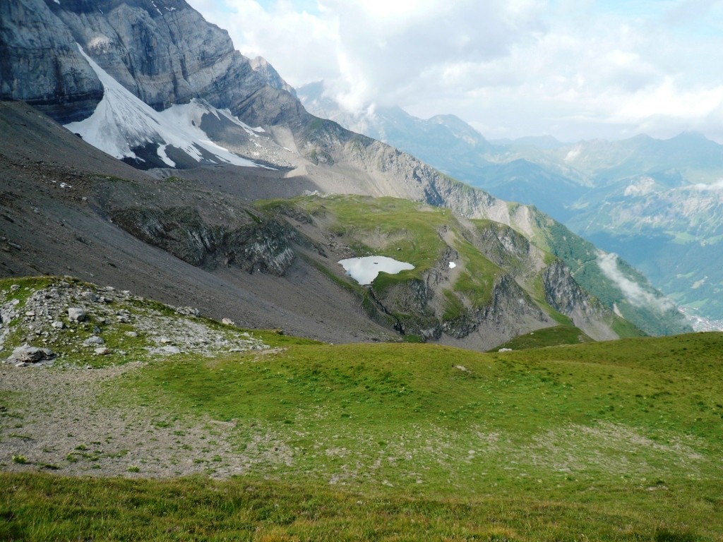 Lac de Soi et arête de Sélaire