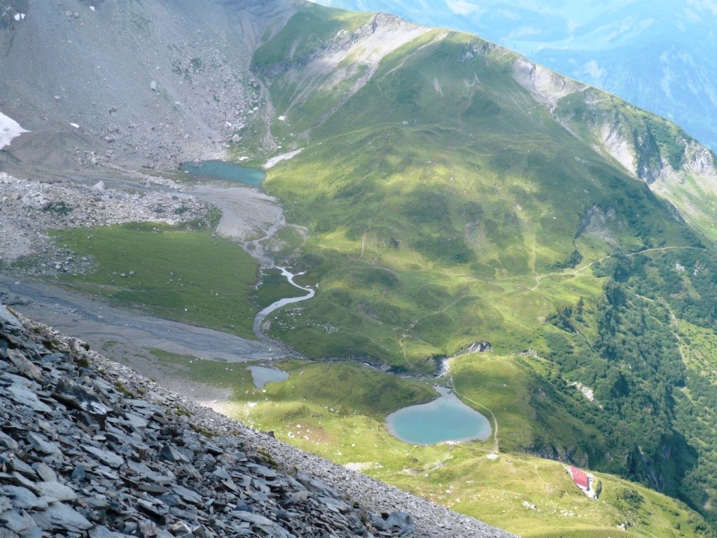 Les lacs et le refuge d'Anthème
