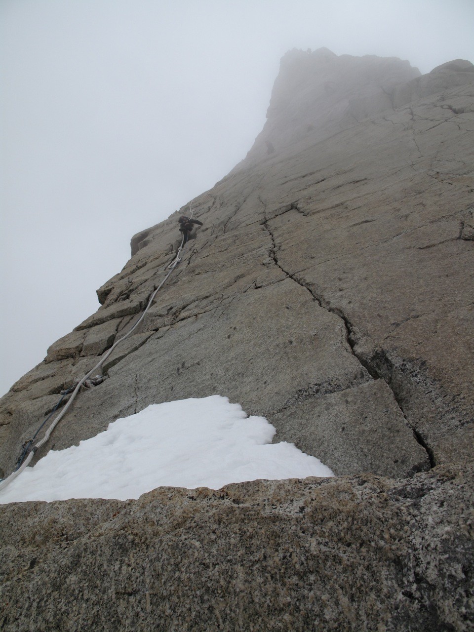 Dent du géant : Les dalles à réglettes...supprimez donc cette corde