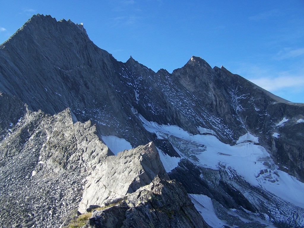 Pointe de l'Echelle vue du départ de l'arete de la cime des Planettes
