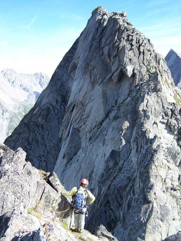 Au départ du rappel, vue sur l'arête sommitale de la cime des Planettes.