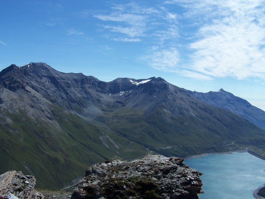 Ronce, Lamet, Rochemelon et le lac du Mont Cenis vus du sommet de la cime du Laro.