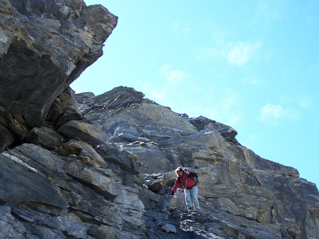 Sortie de la descente du ressaut somitale, cime du Laro.