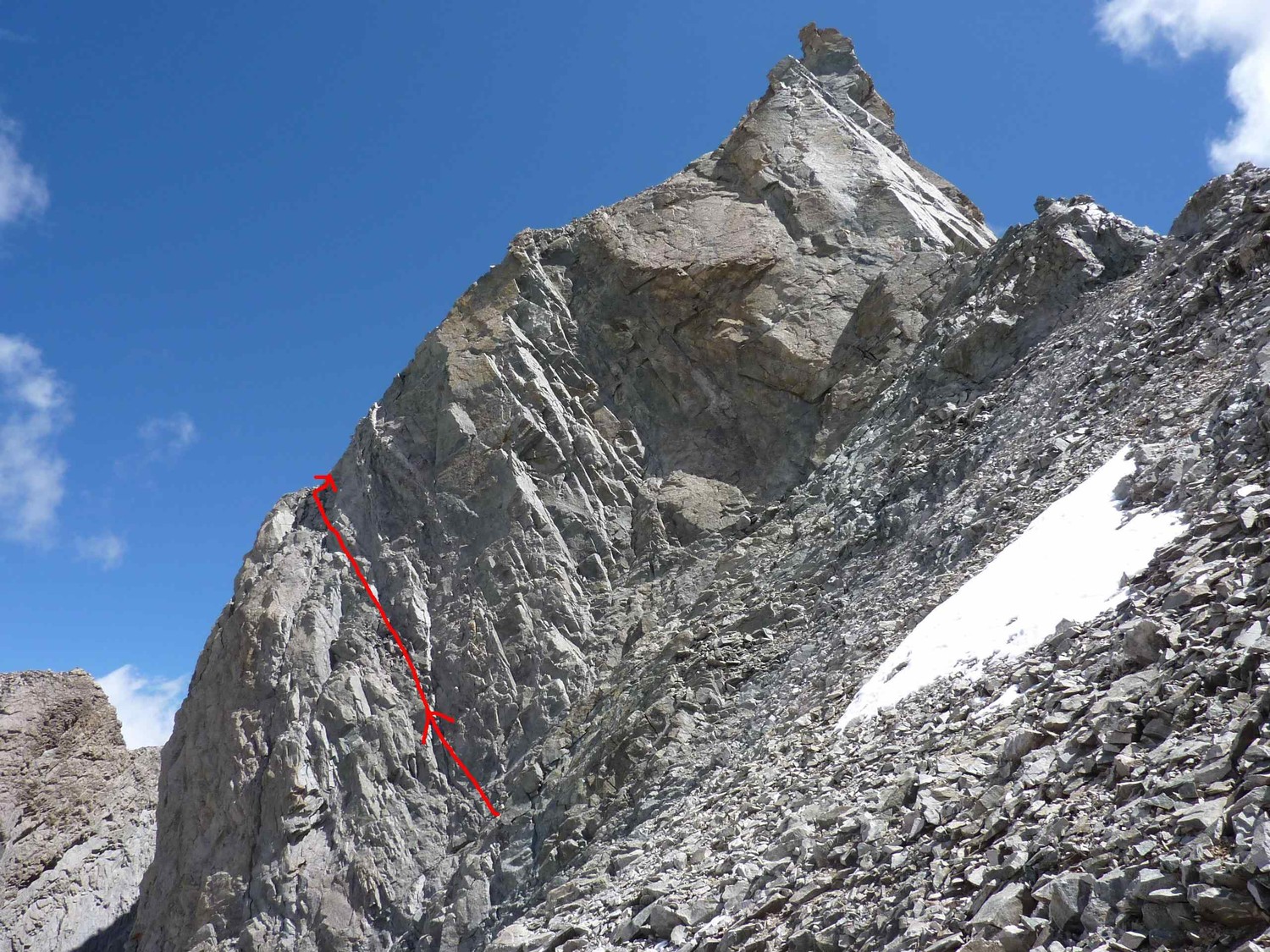 Second ressaut après la jonction de l'arête ONO (tracé correspondant à la variante historique de L10)