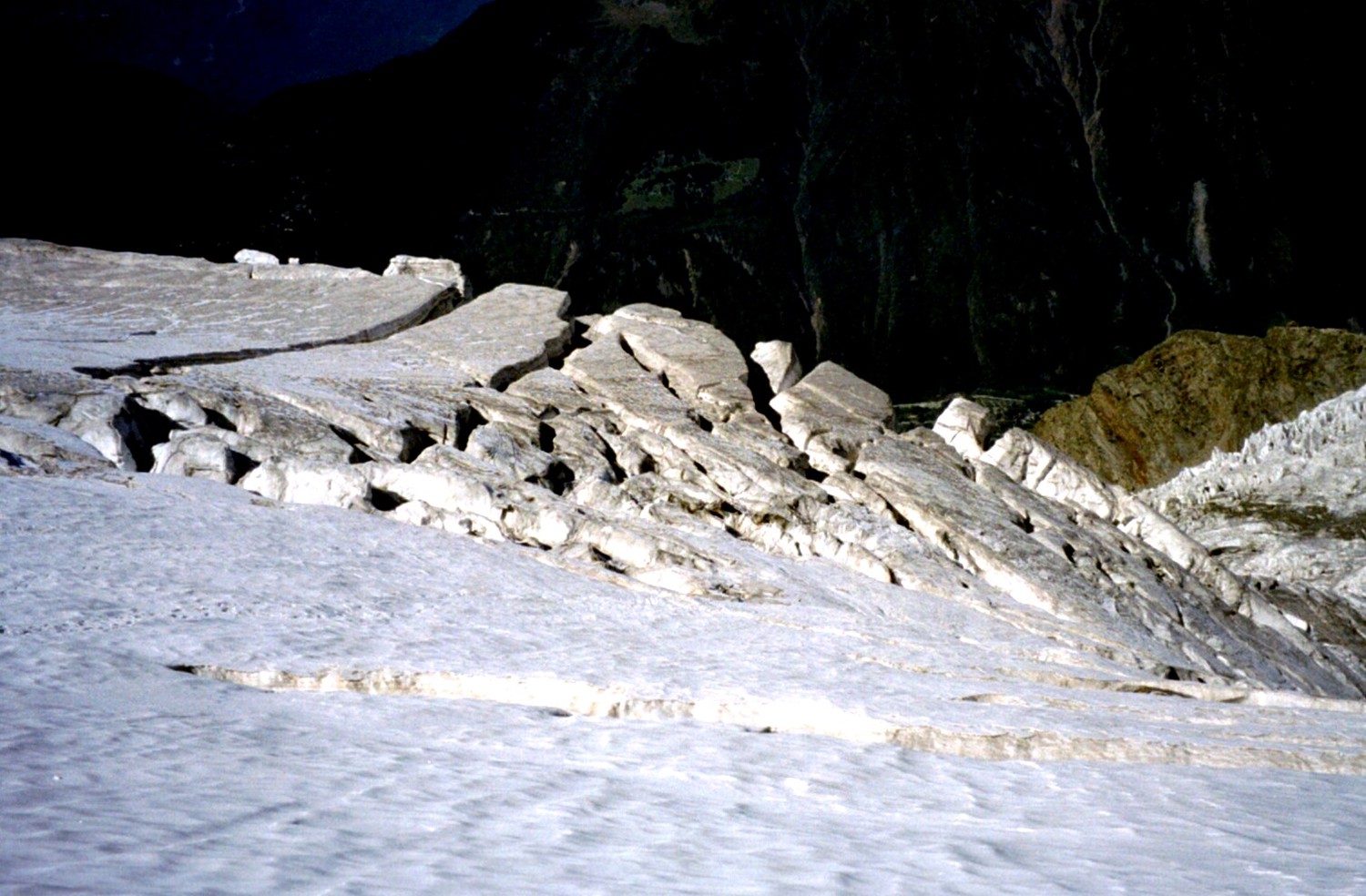le glacier s'ouvre