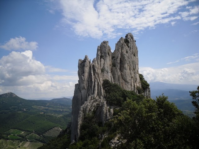 Les Dentelles