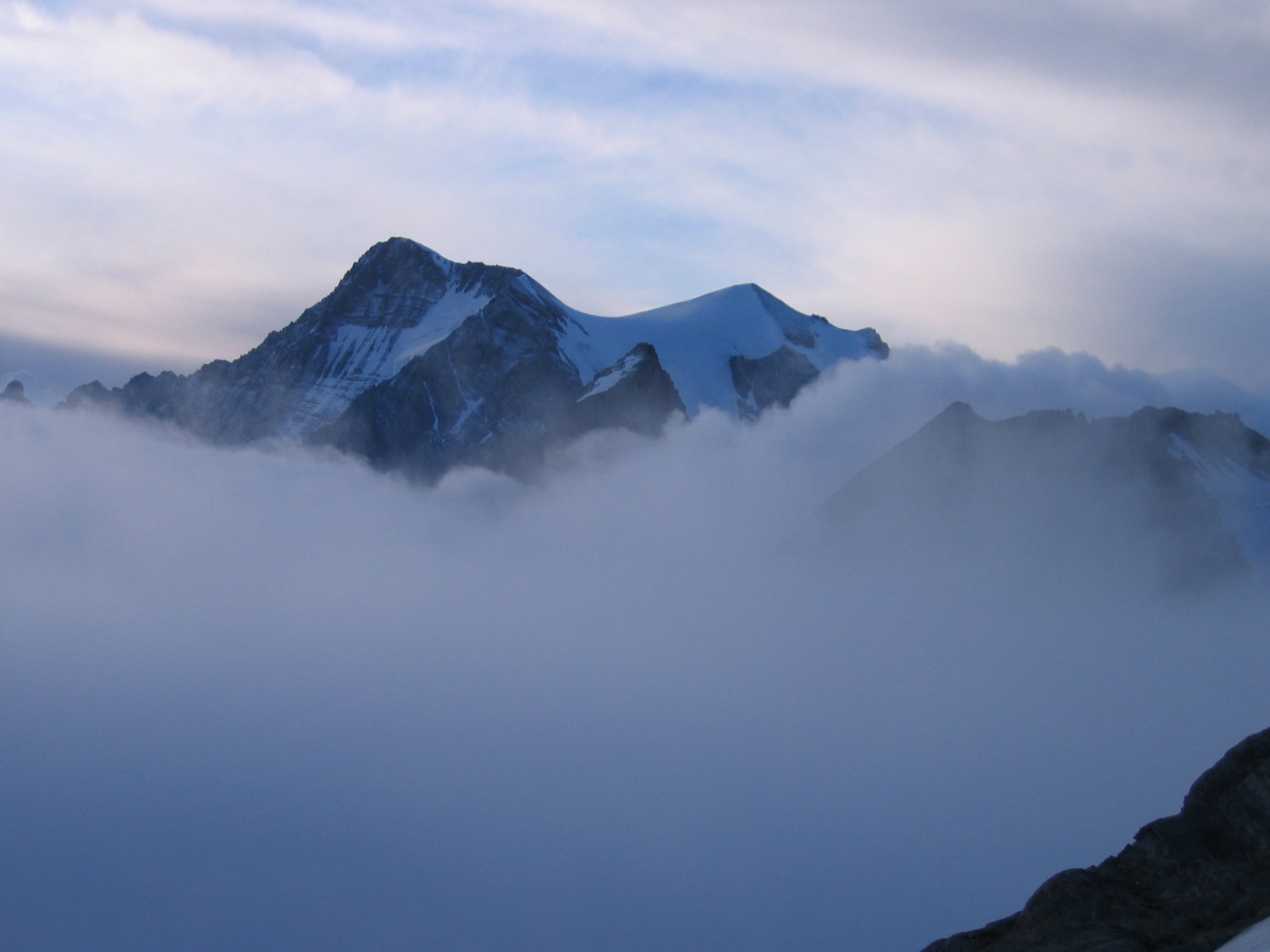 Grande Casse émergant de la mer de nuages