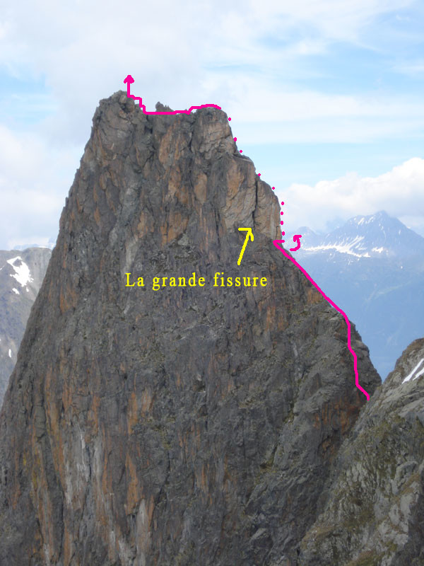 Passage de la fissure du Grand Perron sens SW-NE