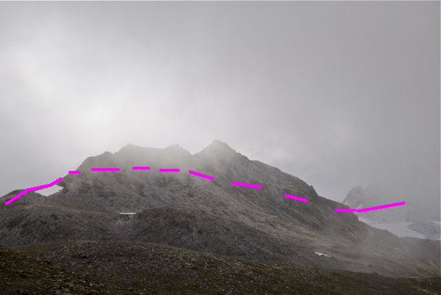 Pointe du Pisset que l'on contourne par la gauche - vue d'un peu en dessous du col de la rocheure