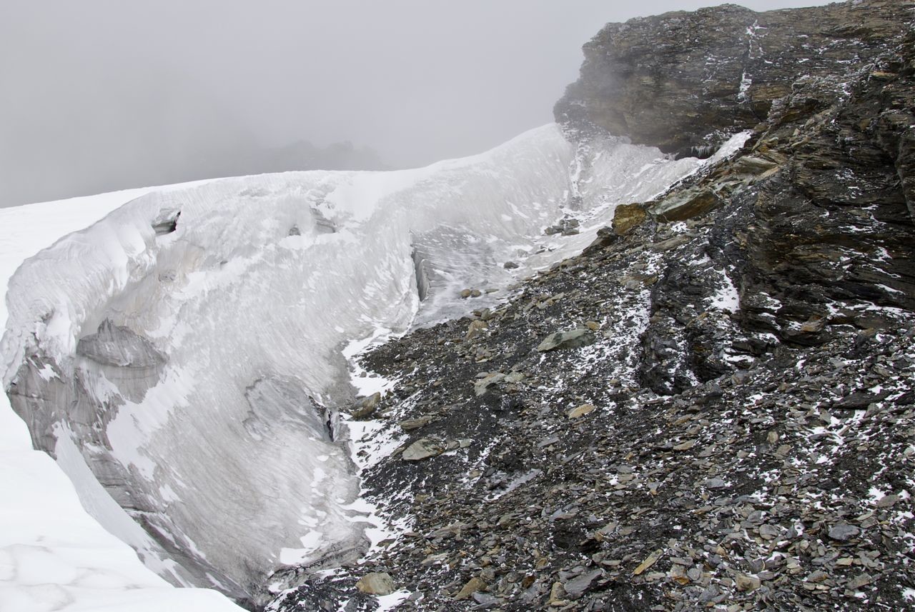 Fonte du glacier le long de la pointe des Rognons