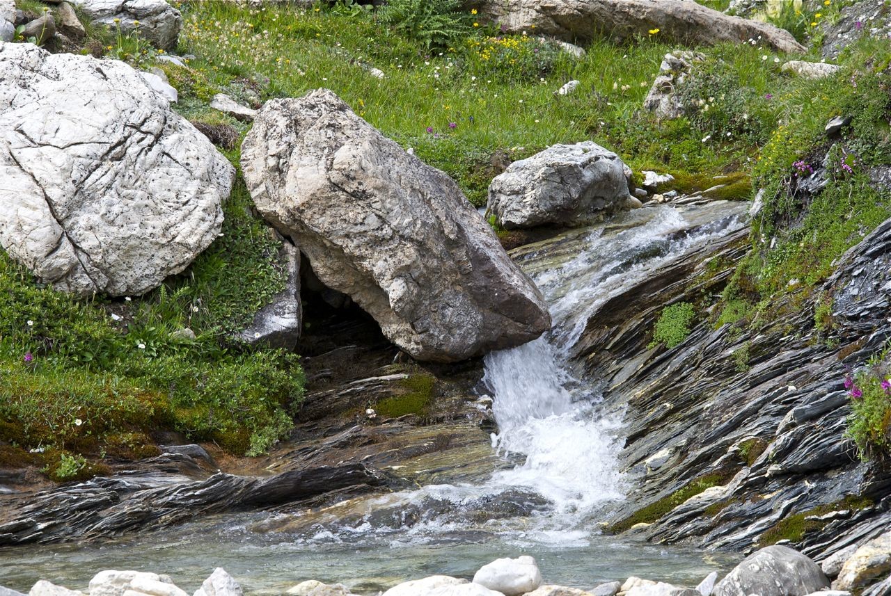 Un des nombreux ruisseaux du vallon de la Rocheure