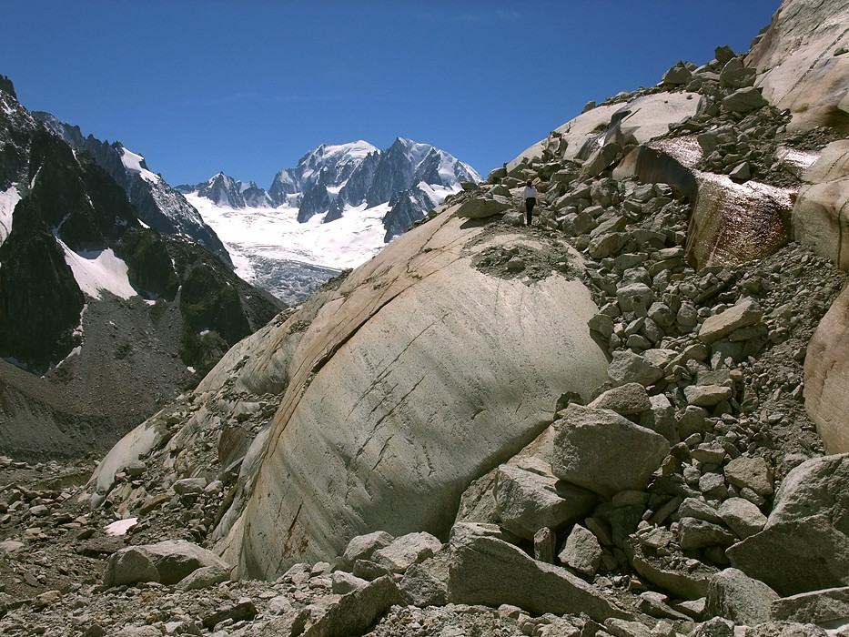 Dôme rocheux de sortie du glacier de Talèfre