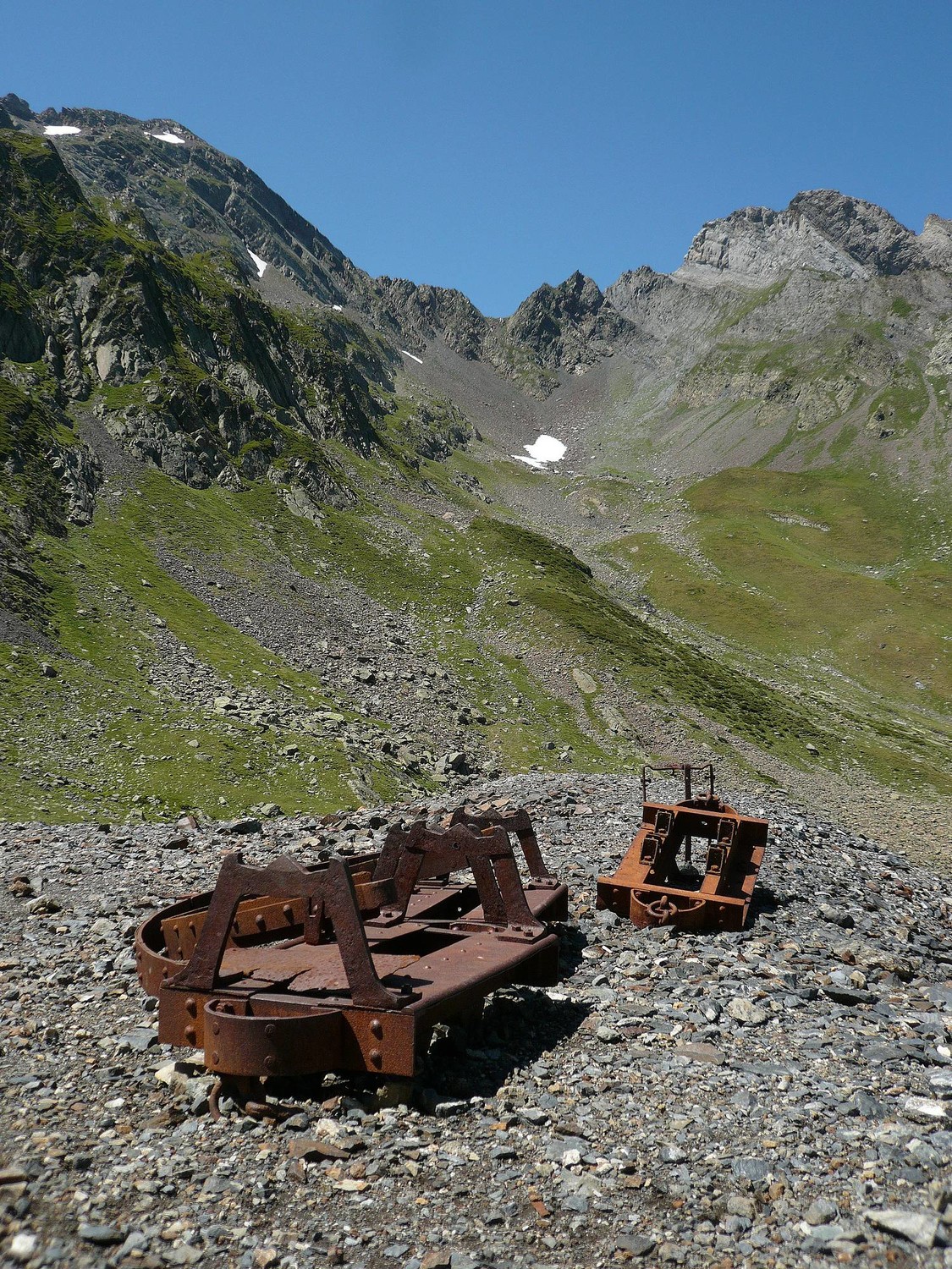 Vestiges des anciennes mines de fer au lac d'Anglas