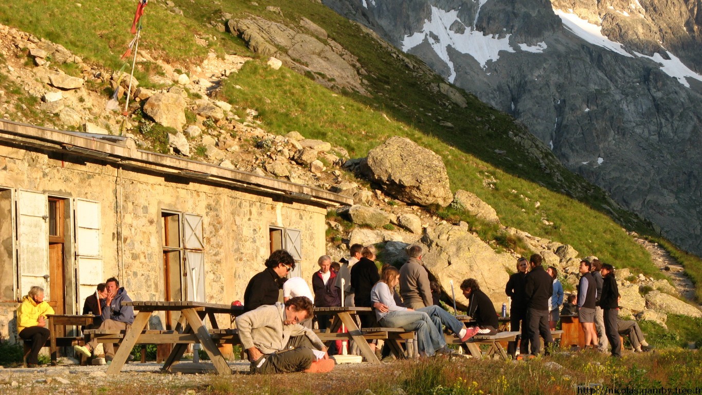 Refuge Temple-Ecrins