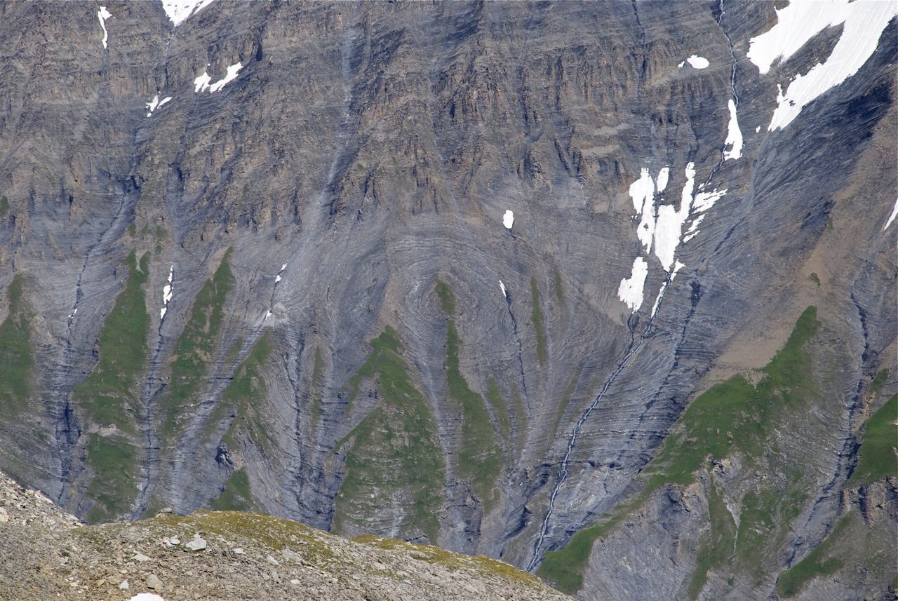 Gros plan sur la face sud de la Grande Casse : on dirait les cercles d'un tronc d'arbre, non?