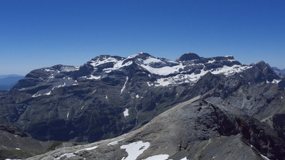 Versant N, de gauche à droite : Las Olas, Soum de Ramond, Mont Perdu, Cylindre, Marboré Versant N, de gauche à droite : Las Olas, Soum de Ramond, Mont Perdu, Cylindre, Marboré