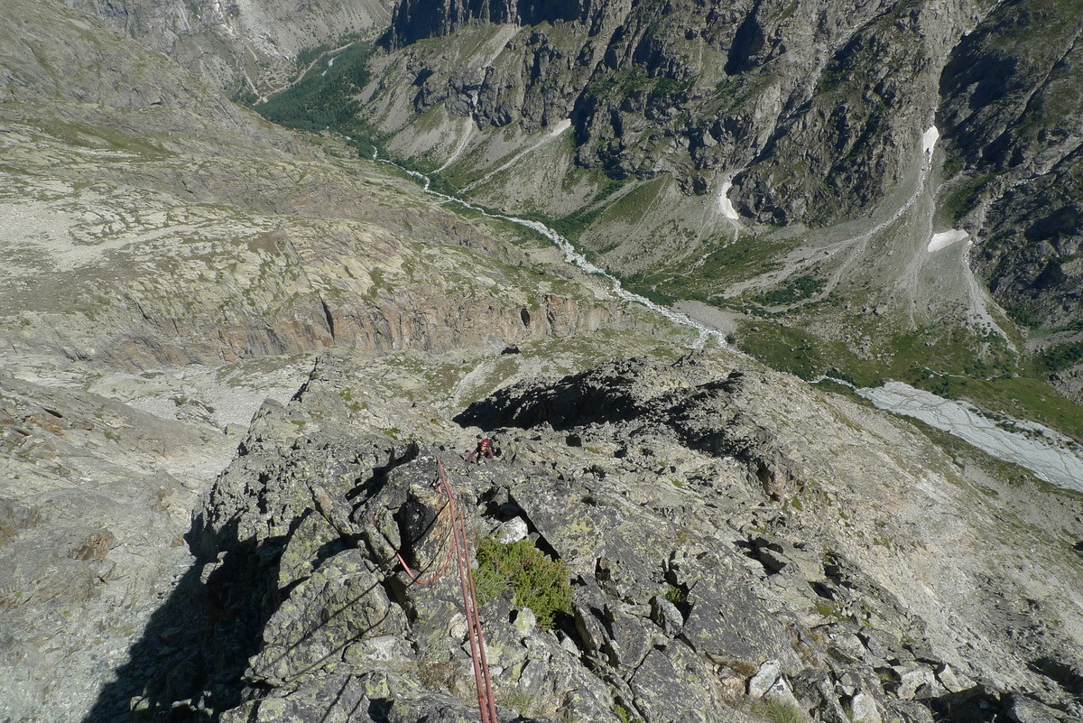 Dans le bas de l'arête E de la tête de Malacombe