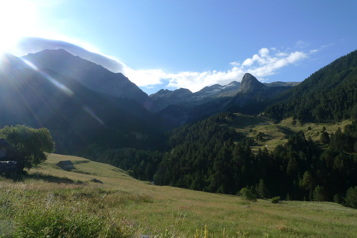Pics d'Eriste (à droite depuis Biadós)