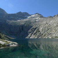 Lac de Millars et pics d'Eriste (N et central) au fond