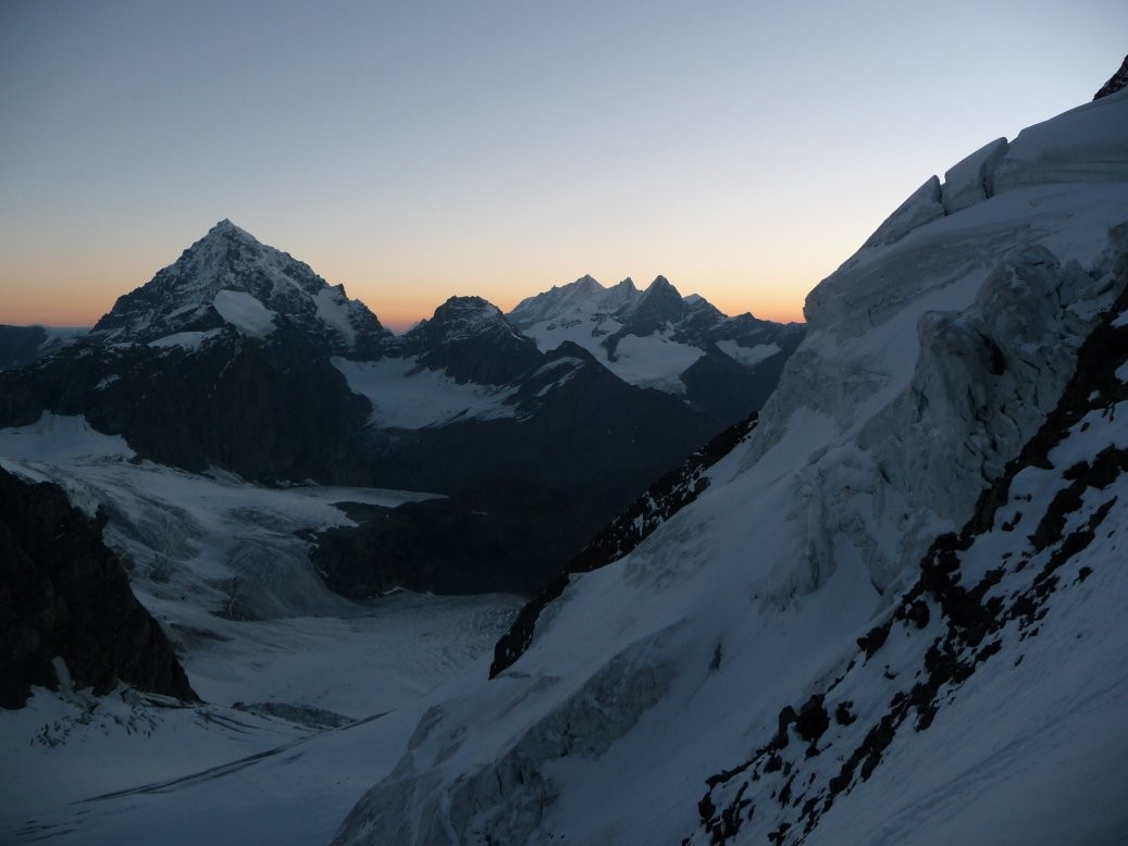 Aube depuis l'arete Tiefenmatten