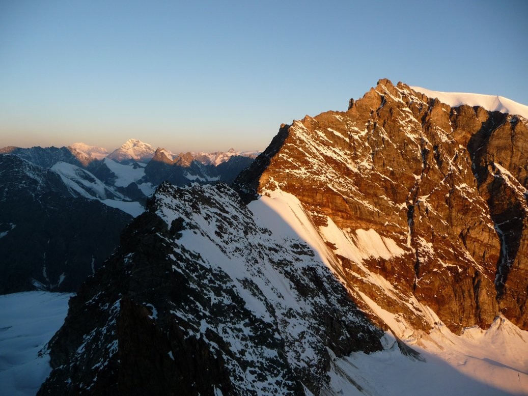 Lever de soleil sur la Tete Valpelline