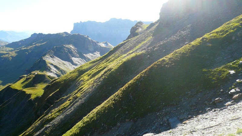 la traversée et le col des Chaux à gauche