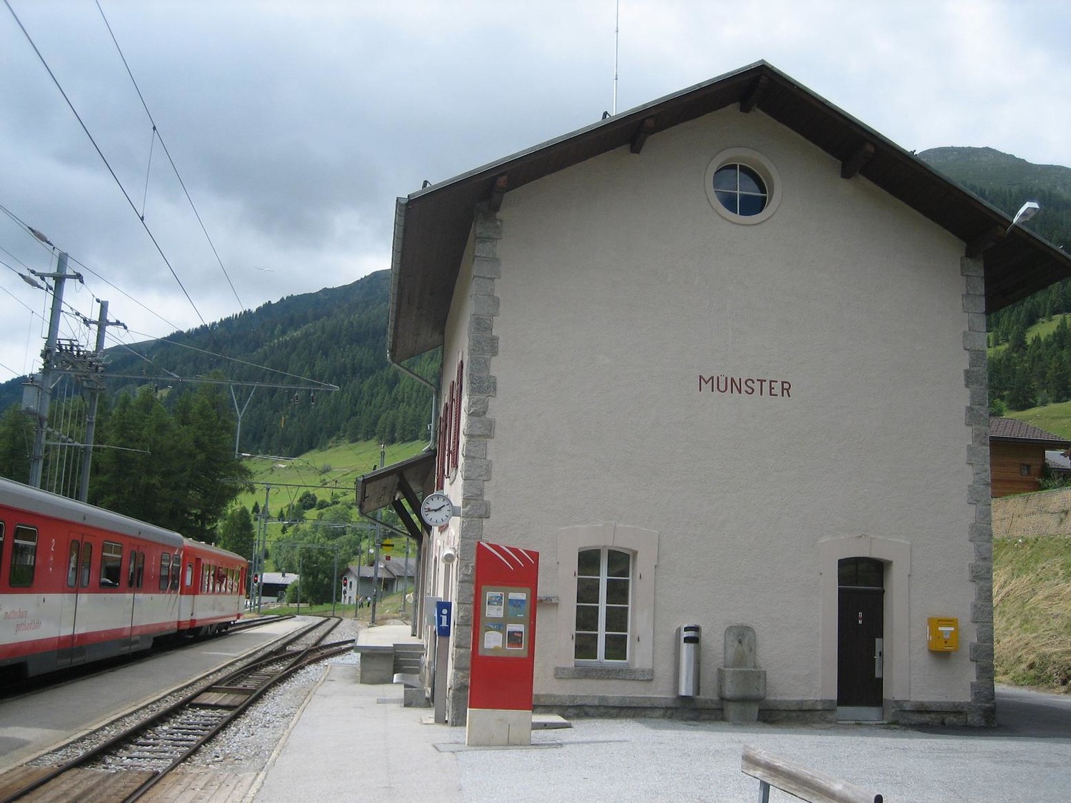 Petit train rouge en gare de Münster