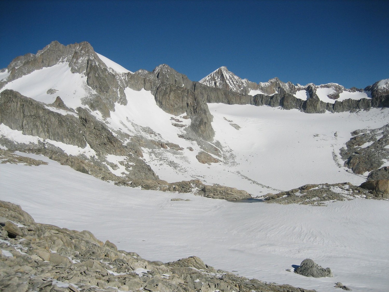 Hinter Galmihorn (à gauche)