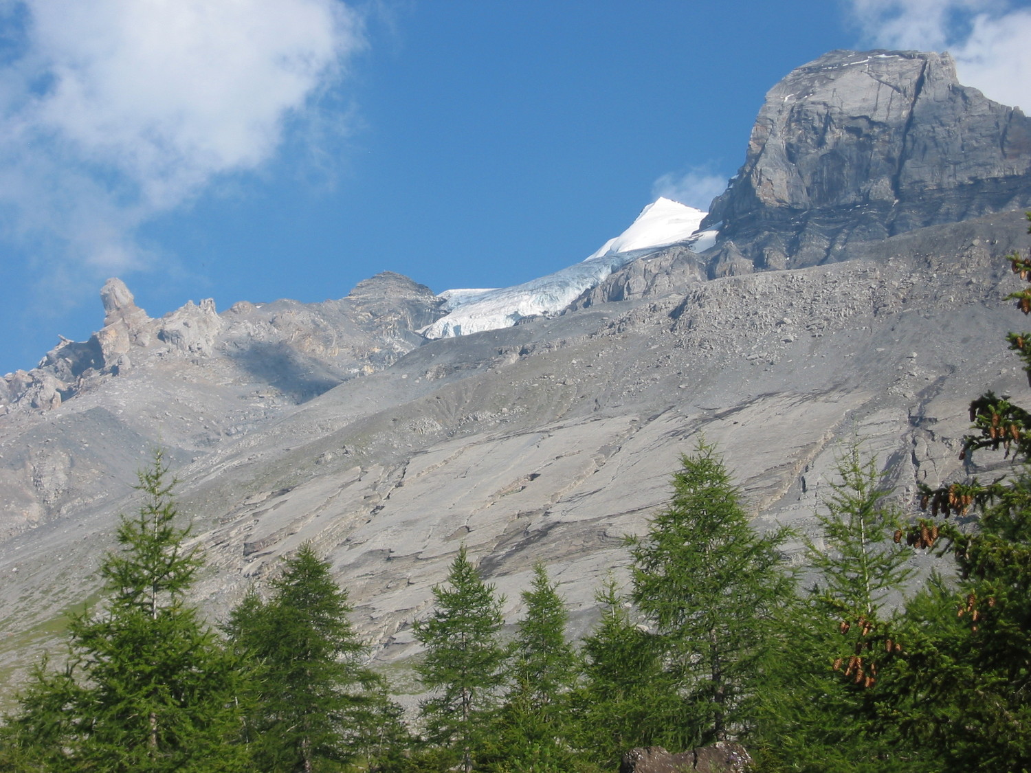 Doldenhorn - Vue sur l'approche et sur le sommet depuis le refuge