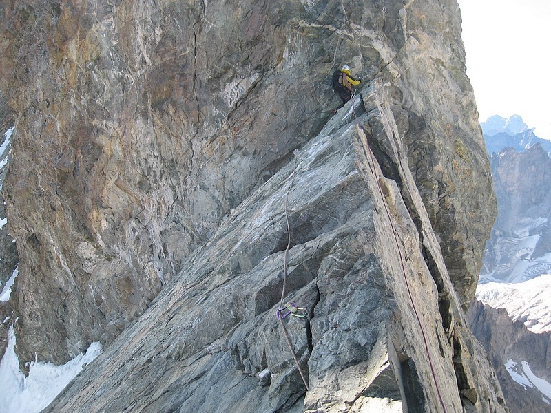 Meije - Voie normale et traversée : passage de la brêche Zsigmondy pour atteindre le début des câbles
