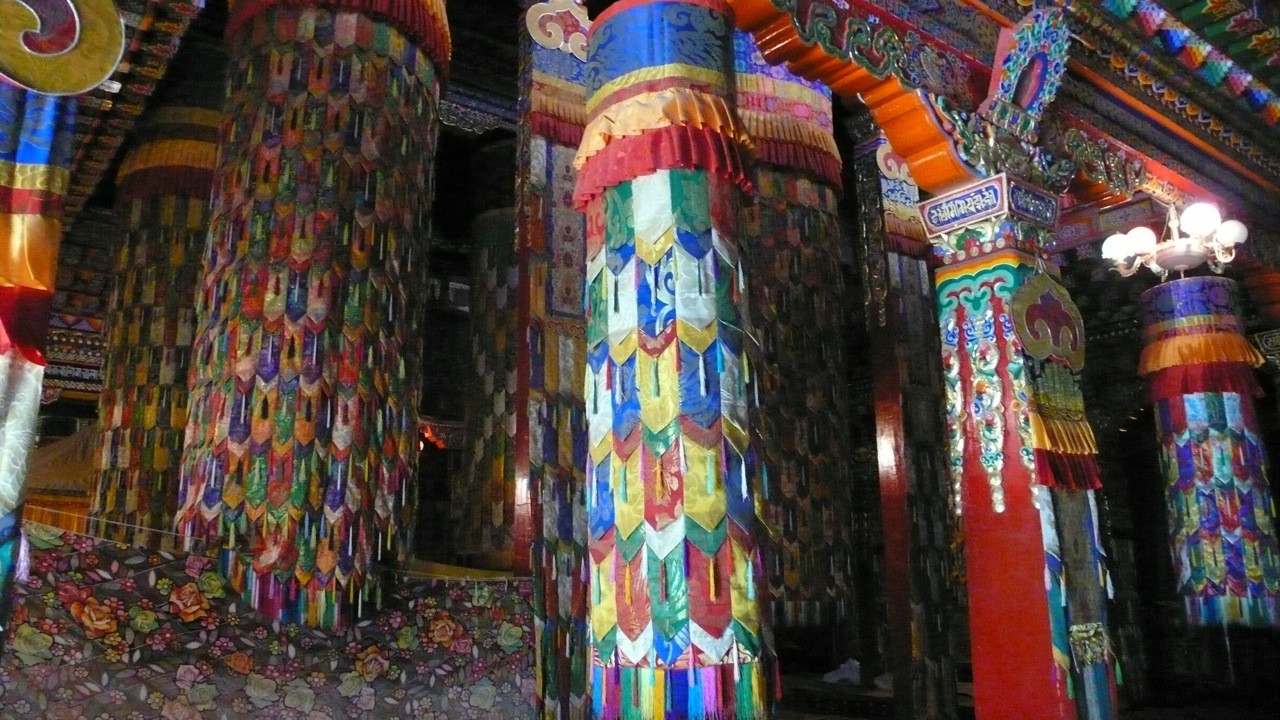L'intérieur d'une chapelle