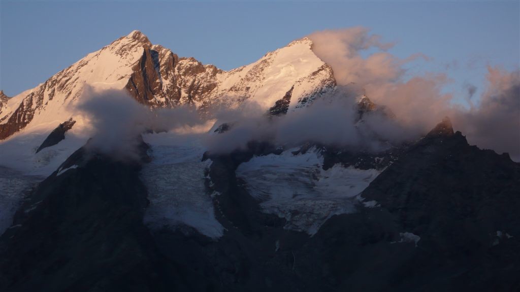 Dom et Taeschhorn depuis la Cabane Weisshorn