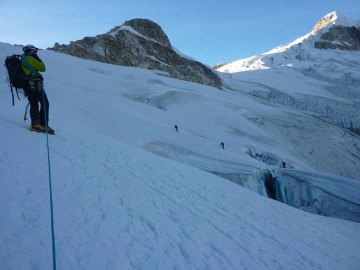 Montée à l'Ishinca