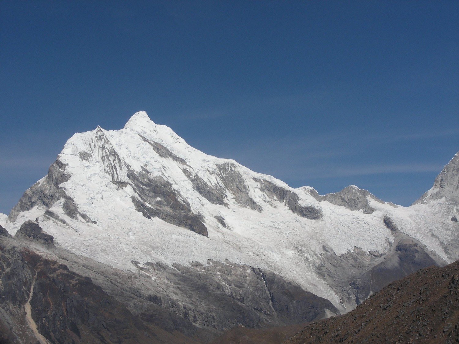 Le Chopicalqui vu du refuge Peru (CB Pisco)