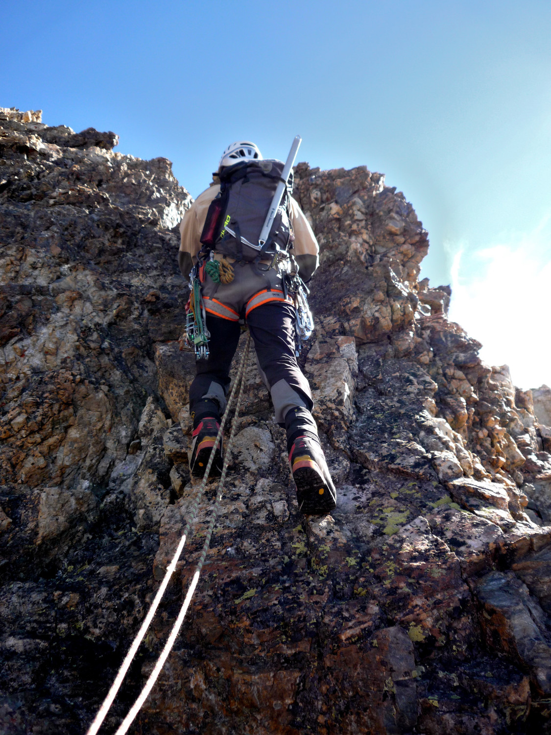 En rejoignant l'arête sommitale