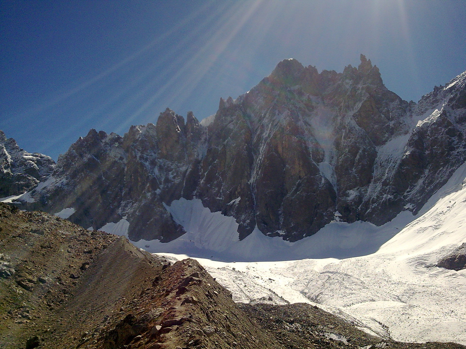 Glacier de Bonne Pierre et face Nord-Ouest des Ecrins