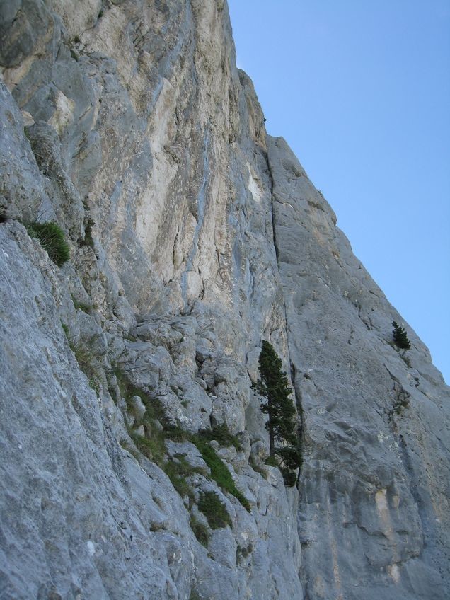 Voie du Lion, L9, vue sur le dièdre de sortie