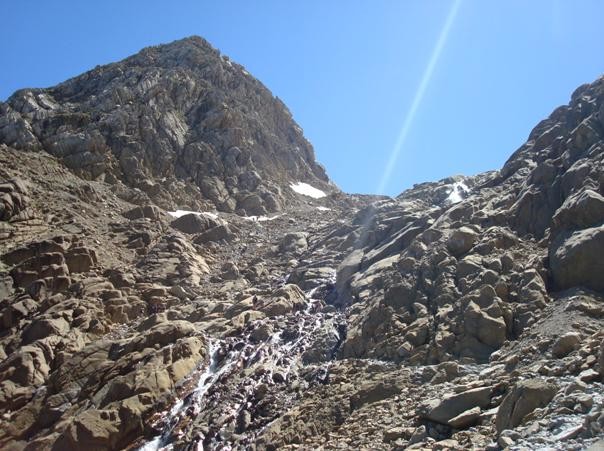 passage de la cascade du glacier du Taillon