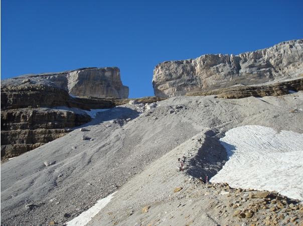 la brèche vue de loin