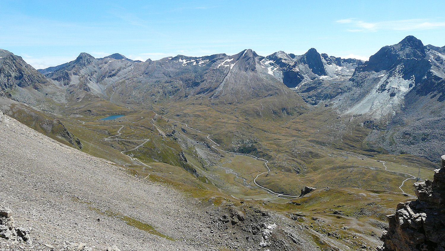 Le haut du vallon d'Urtier depuis le col d'Invergneux