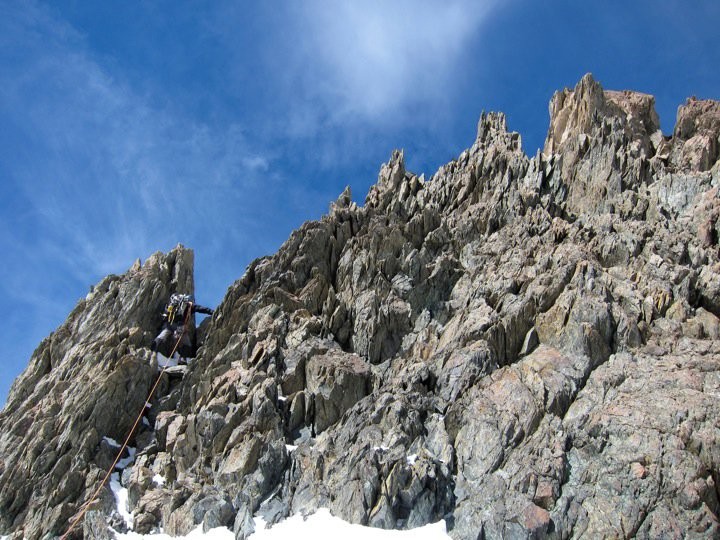 Sur l'arête menant au sommet central