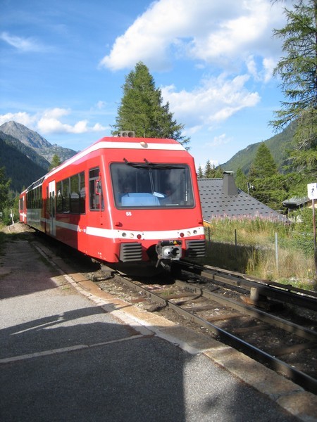 Le vlà, le train rouge