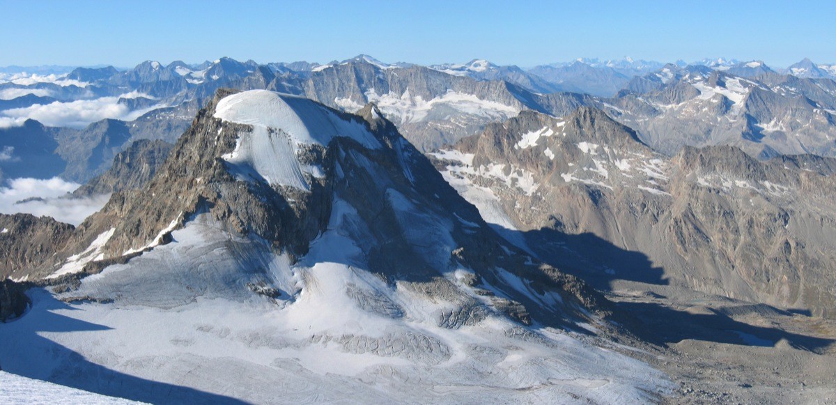 Ciarforon vu des abords du sommet du Grand Paradis