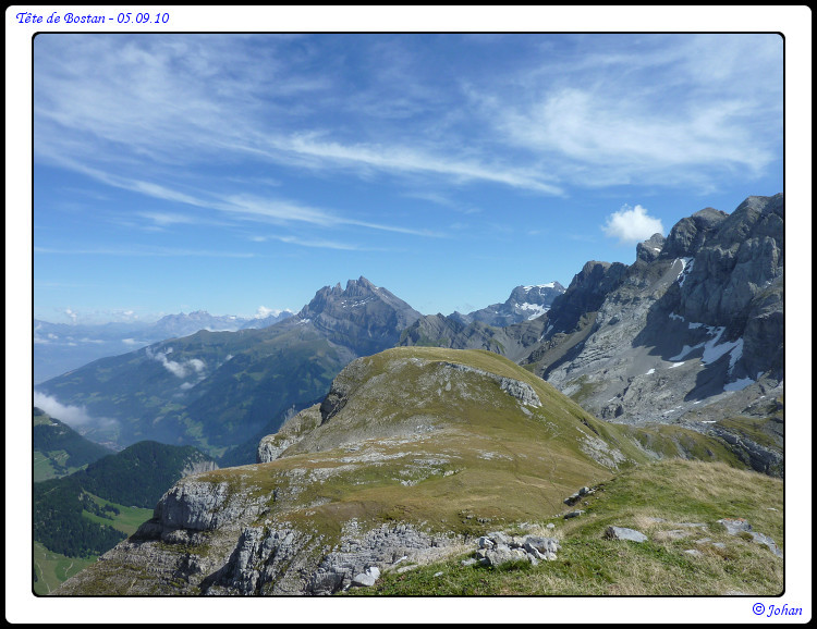 Vue du sommet vers les Dents du Midi