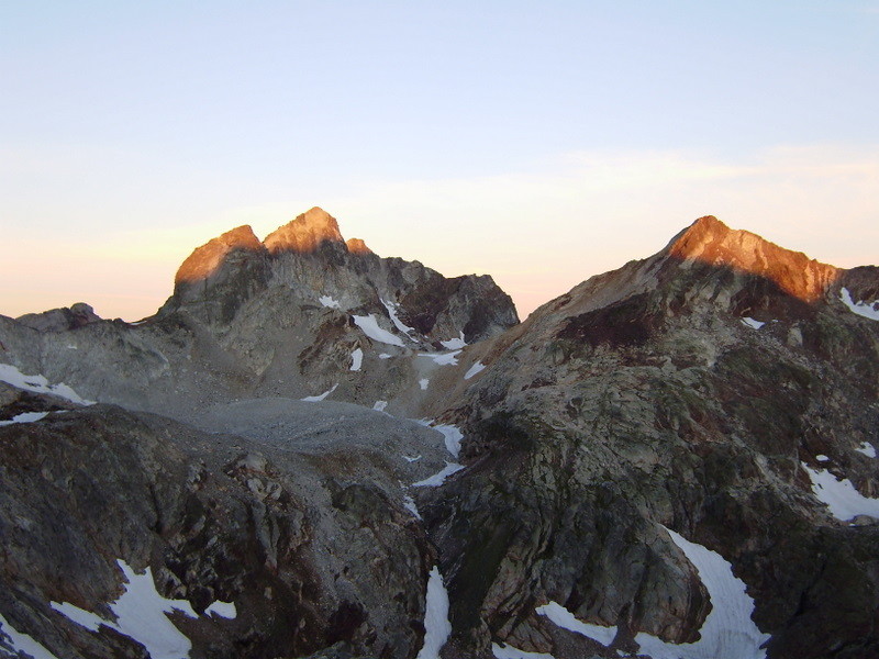 Le massif des Gourgs Blancs et le Gourdon à droite