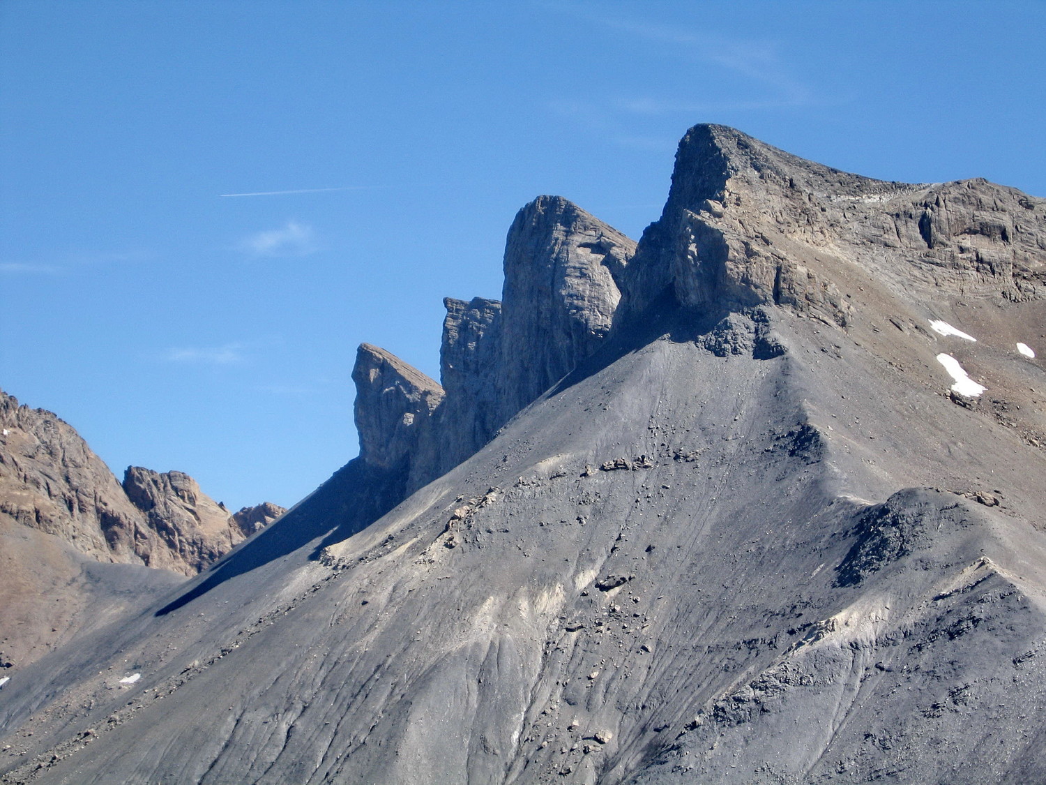 les aiguilles de la sausse, du sommet