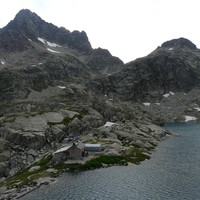 Refuge d'Arrémoulit au pied du Pic Palas