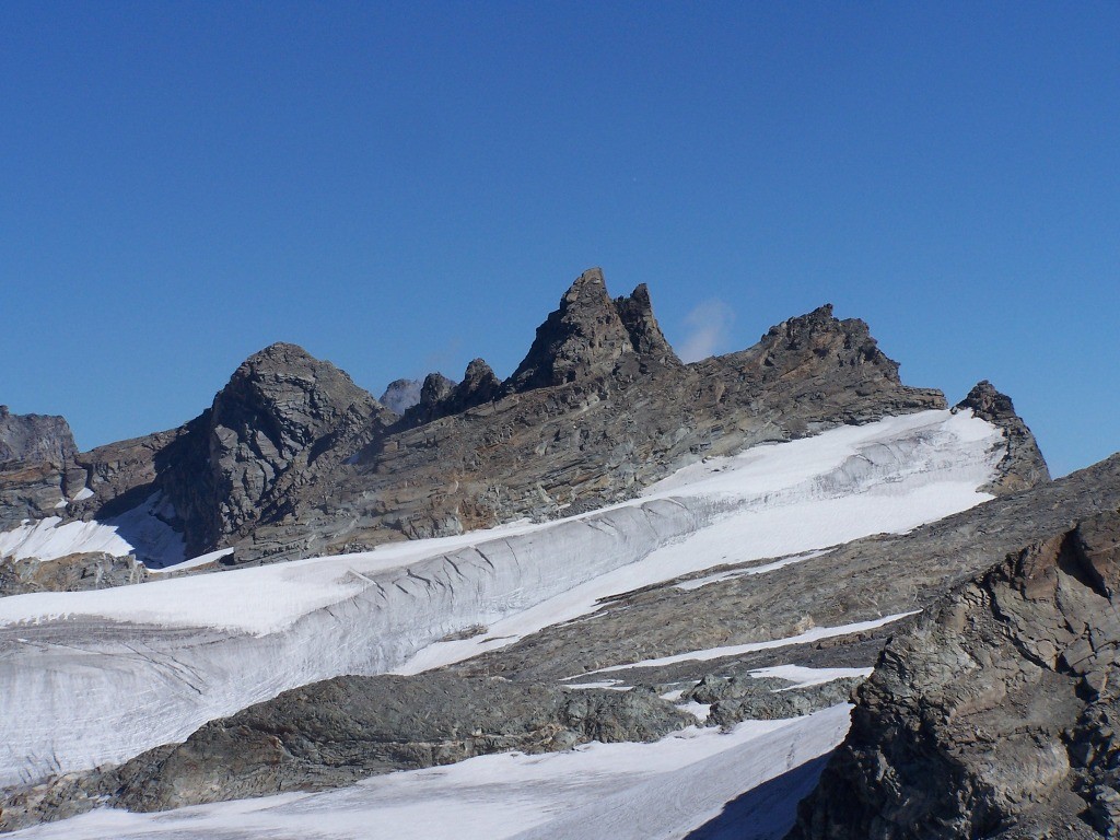 Pointe de Bonneval; Cime Monfret et les pointes du Mulinet vu depuis l'arête E de la pointe de Bonneval