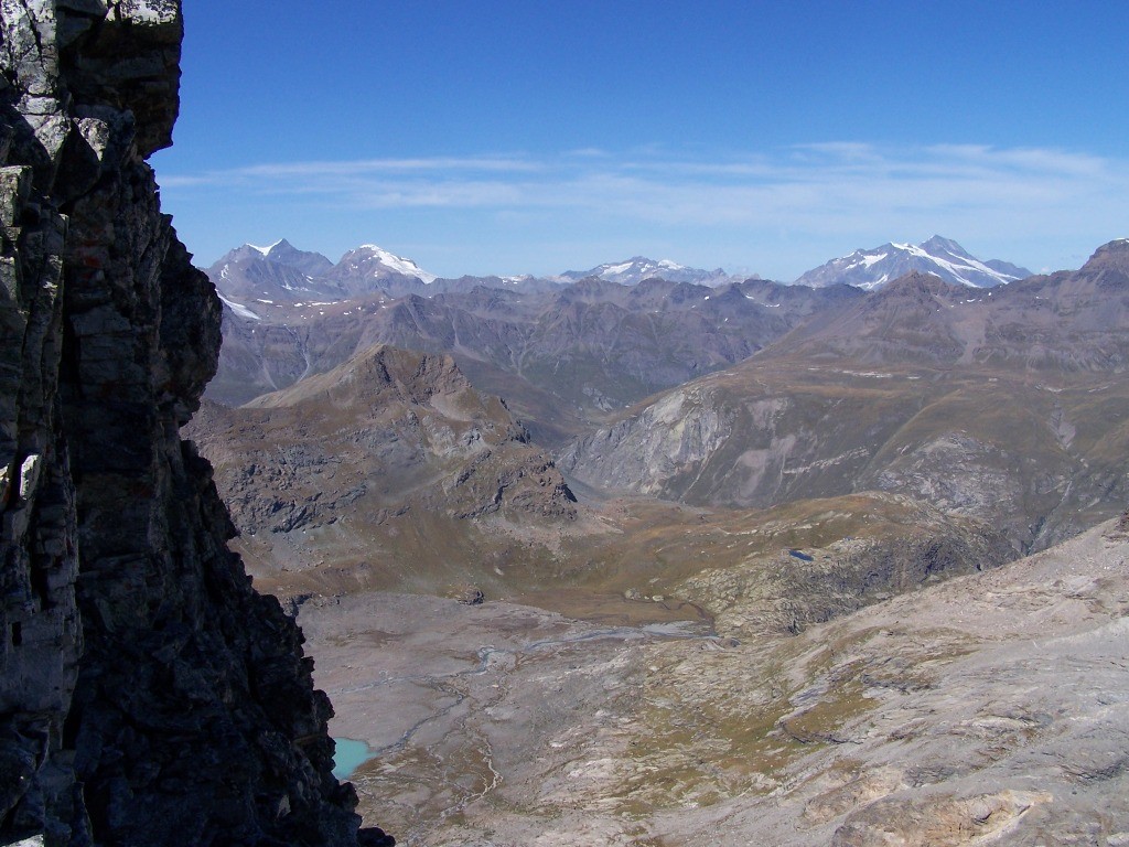 Pointe de Bonneval; vu sur le plan des Evettes et la Vanoise depuis le gendarme de l'antécime.